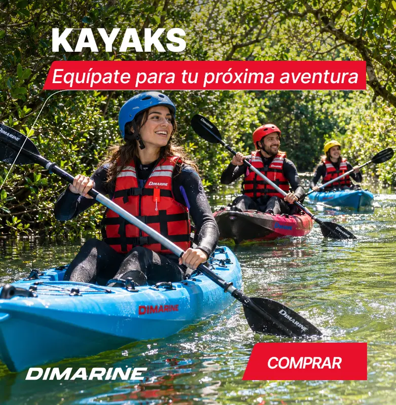 Personas andando en kayak en el sur de Chile bien equipados